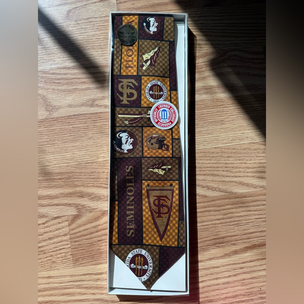 Florida‎ State Seminoles Silk Tie Eagles Wings NWT Plaid #8354 FSU Boxed